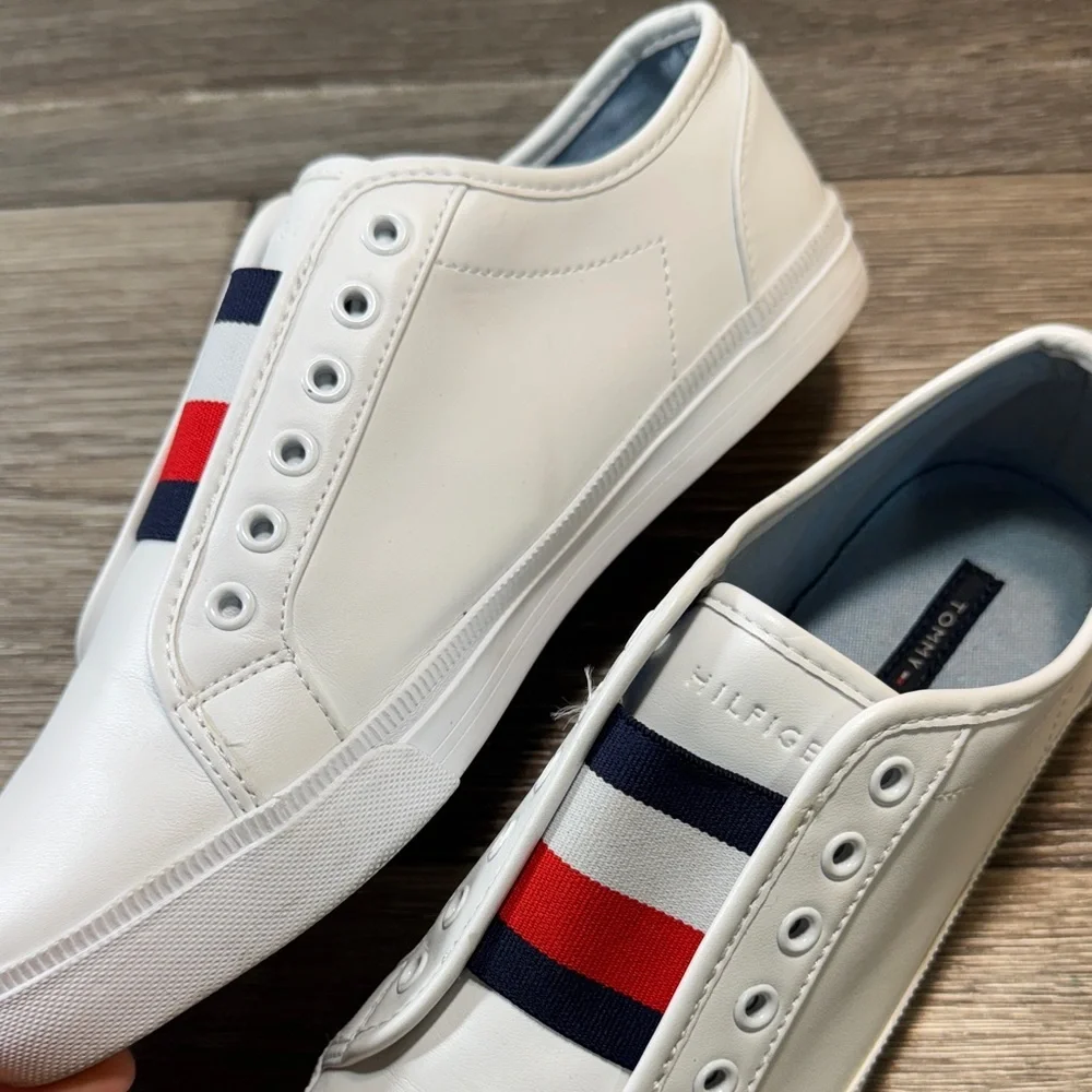 Tommy Hilfiger White Sneakers with Red and Blue Stripes woman’s 8.5 (s94)